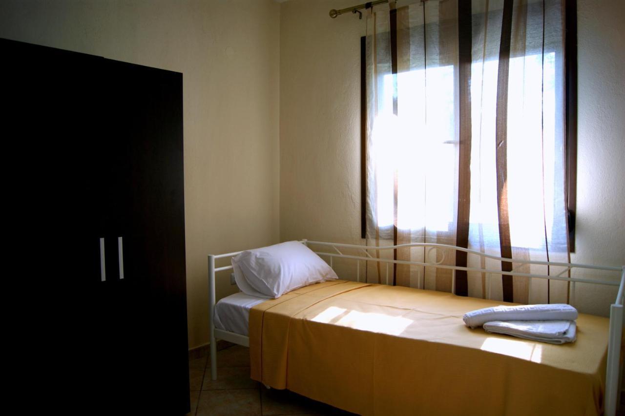 Simplicity At Iris Accommodation Psakoudia Oda fotoğraf
