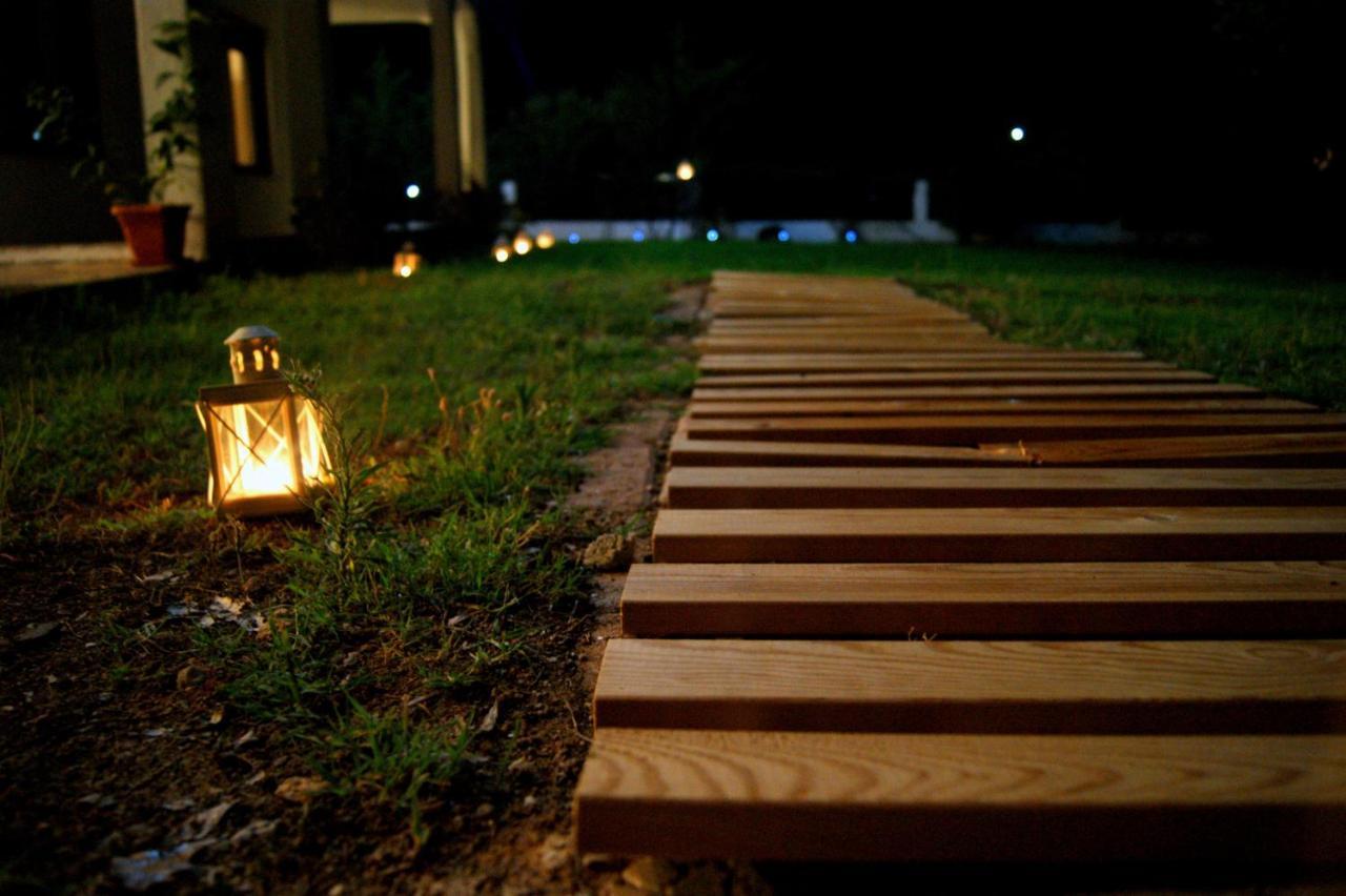 Simplicity At Iris Accommodation Psakoudia Oda fotoğraf